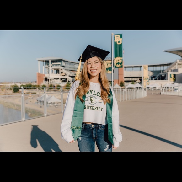 Meet your Posher, Danielle - Picture 3 of 5